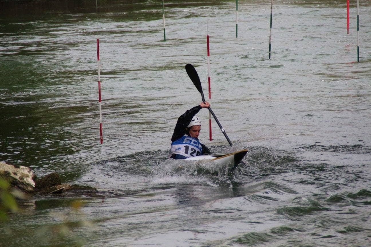 Course de kayak en rivière