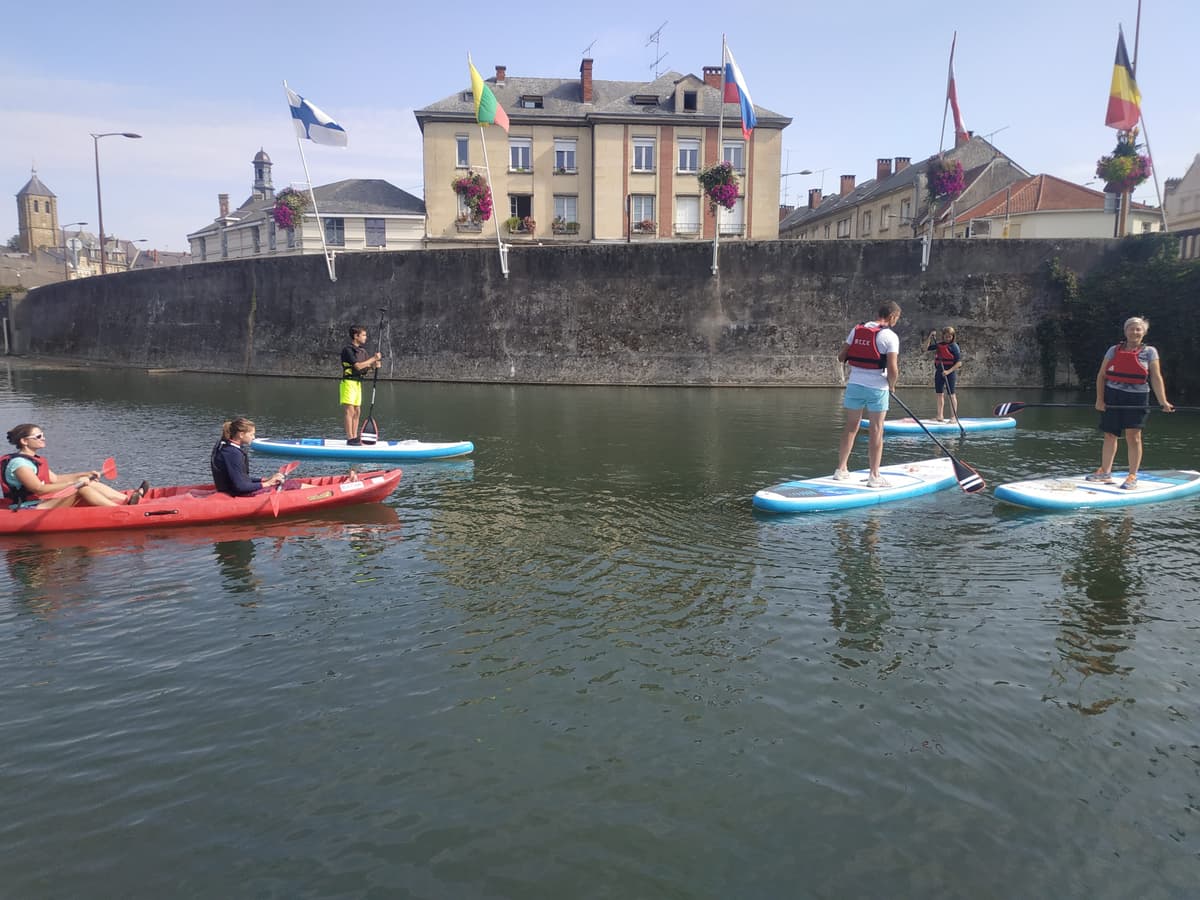 Des paddles et kayaks sur l'Aisne à Rethel.